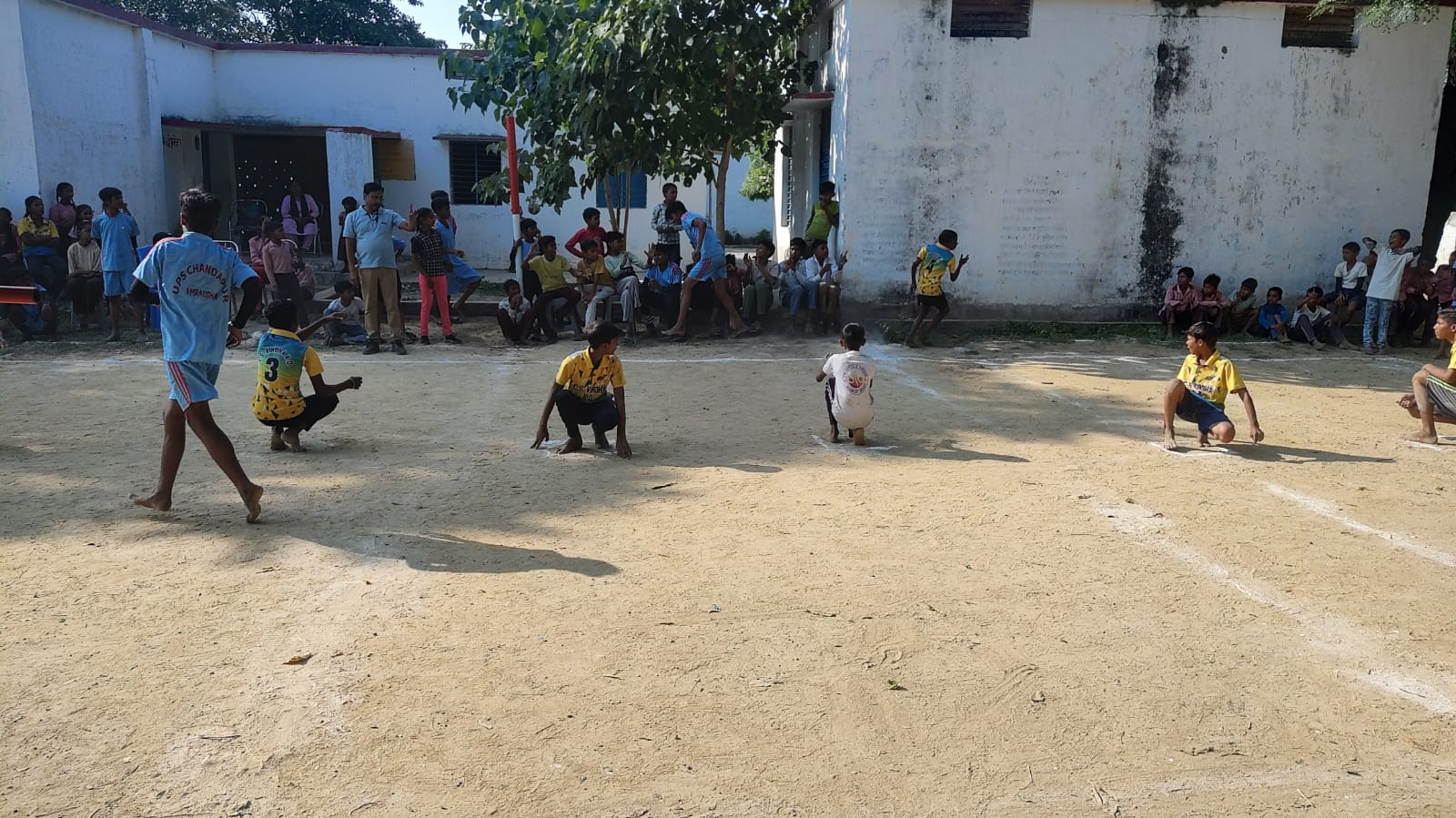 न्याय पंचायत स्तर पर प्राथमिक और जूनियर के बच्चों ने दिखाई प्रतिभा